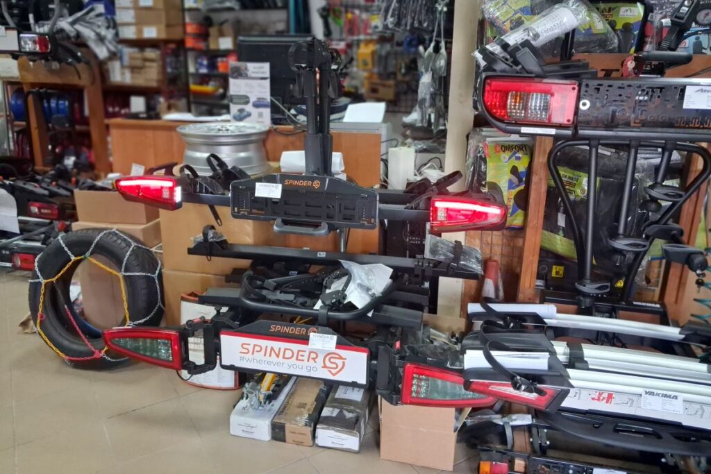 duży wybór plandek do przewozu rowerów